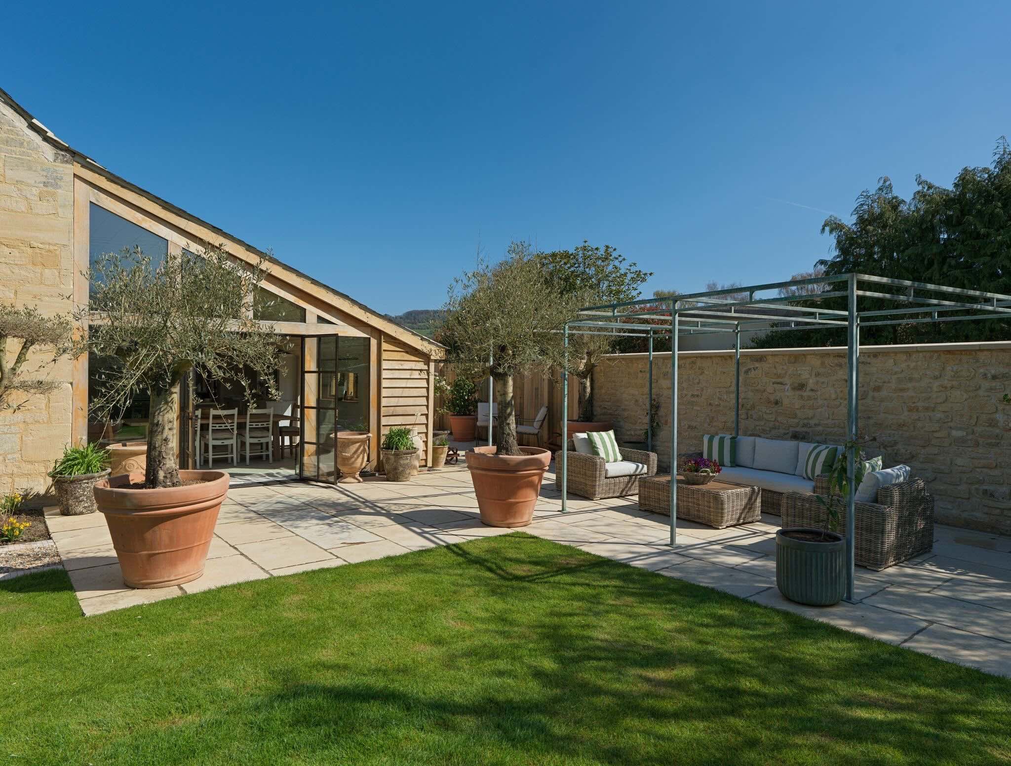 Luxury barn accommodation to rent near Cheltenham