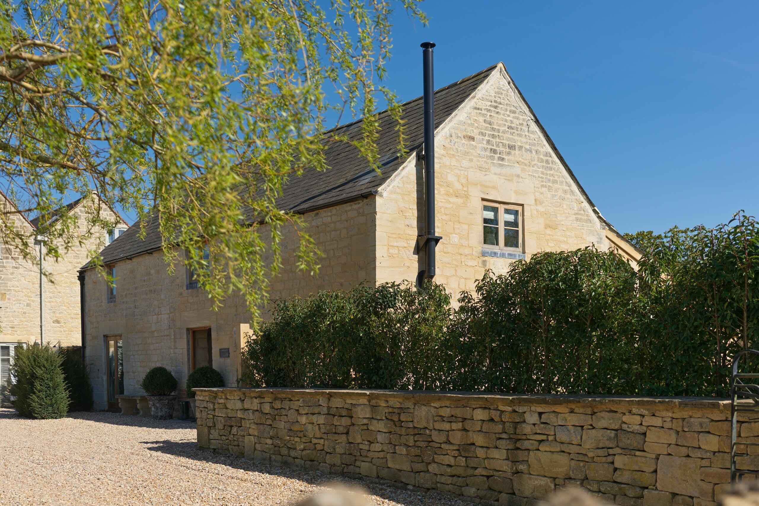 Luxury barn accommodation to rent in the Cotswolds